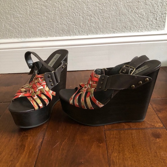 Wooden wedges - Picture 1 of 2